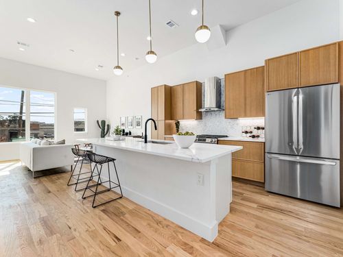 105-2080 Kelly, Dallas, TX, 75215 | Card Image