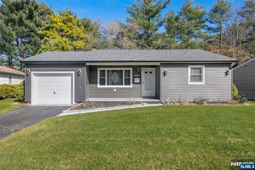 1074 Edgebrook Dr S, Berkeley, NJ, 08757-4503 | Card Image
