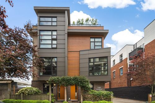 4-1137 Meares St, Victoria, BC, V8V3J9 | Card Image