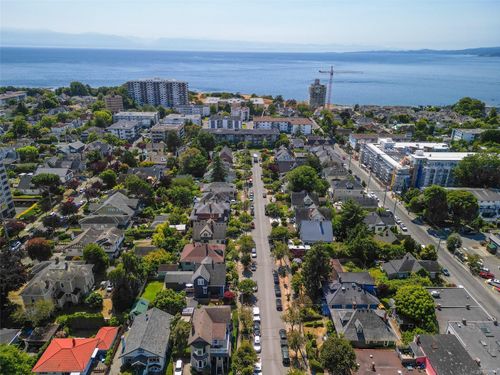145 Medana St, Victoria, BC, V8V2H6 | Card Image