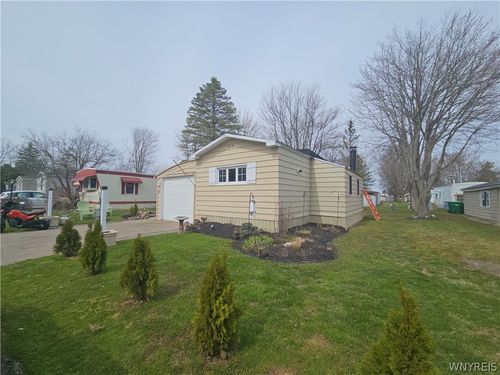 55 Quarry Hill Est, Akron, NY, 14001 | Card Image