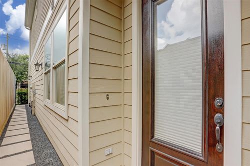 5217 Darling St, Houston, TX, 77007-1913 | Card Image