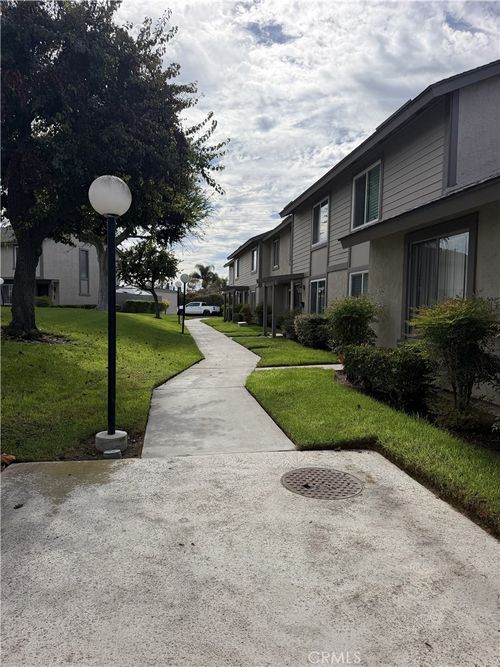 e-3080 Bradford Pl, Santa Ana, CA, 92707-4043 | Card Image