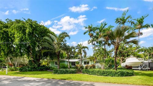 17550 Sw 86th Ave, Palmetto Bay, FL, 33157-6062 | Card Image