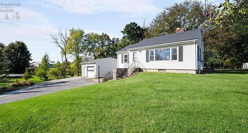 12261 W State Route 105, Oak Harbor, OH, 43449-9096 | Card Image