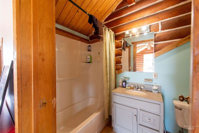 130 Valley Creek Rd, House other with 3 bedrooms, 3 bathrooms and 1 parking in Stanley ID | Image 24