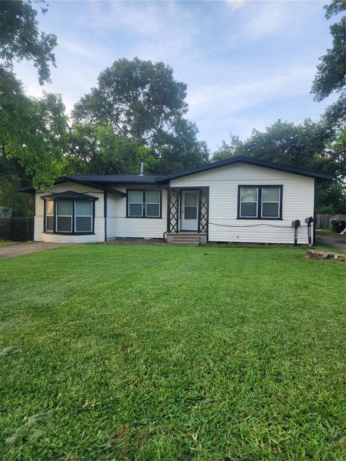 8233 Hartford St, Houston, TX, 77017-2232 | Card Image