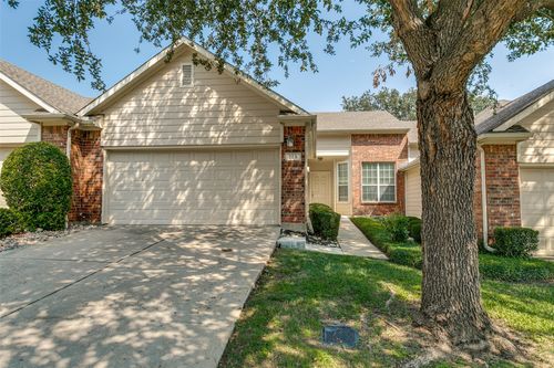 229 Bexar Dr, Lewisville, TX, 75067-6704 | Card Image