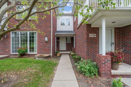 6729 Boulder Pointe Dr, Washington Twp, MI, 48094-4501 | Card Image