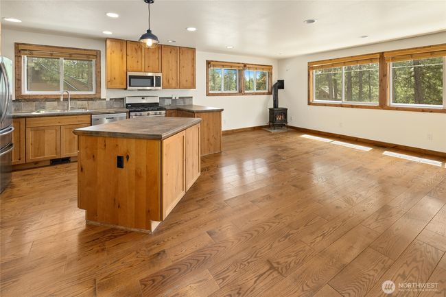 Multiple windows throughout allowing natural light in. | Image 5