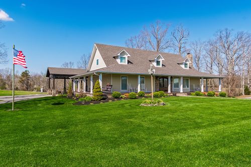 1051 Smith Ave, Hohenwald, TN, 38462-2306 | Card Image