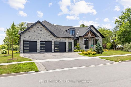 11 Whitcombe Way, Morriston, ON, N0B2C0 | Card Image
