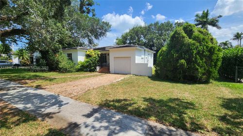 758 Ne 95th St, Miami Shores, FL, 33138-2515 | Card Image