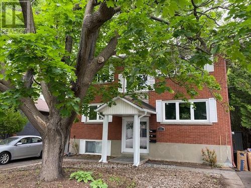 657 Golden Ave, Ottawa, ON, K2A2G3 | Card Image