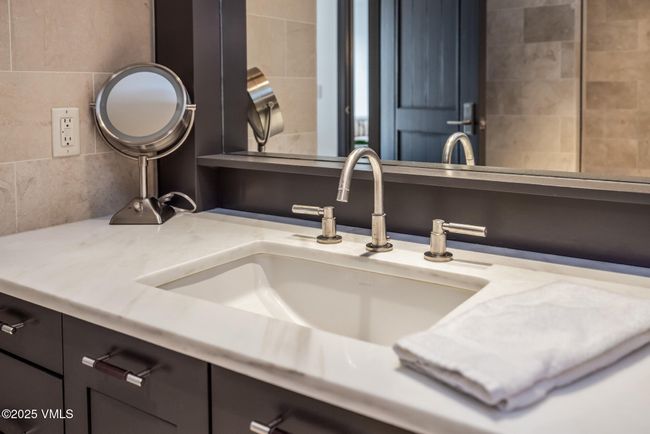 C - 141 E Meadow Dr, Condo with 2 bedrooms, 3 bathrooms and 1 parking in Vail CO | Image 22