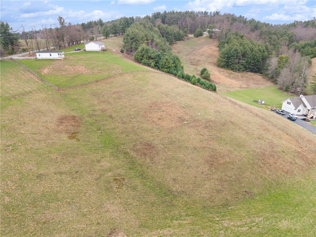 Land in Deep Gap 3