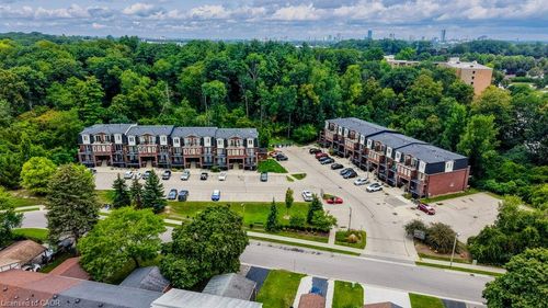 9c-45 Cedarhill Cres, Kitchener, ON, N2E0A2 | Card Image