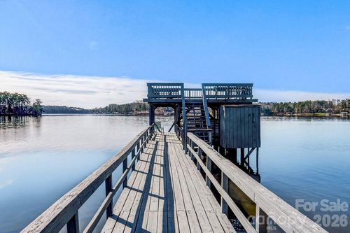 254 N Shoreline Dr, New London, NC, 28127-6621 | Card Image