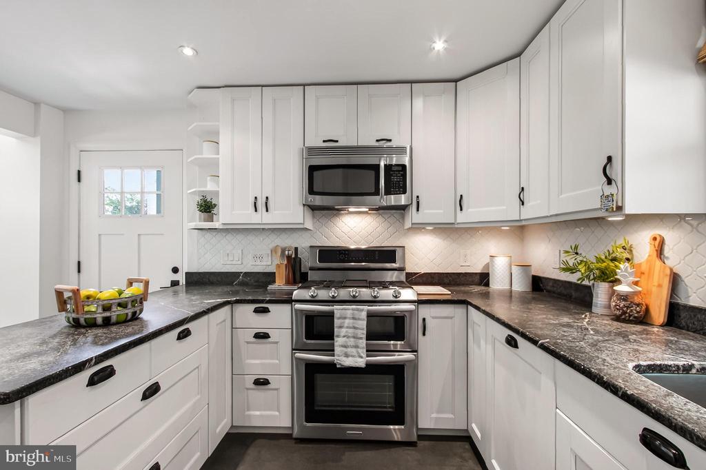 Residential in FALLS CHURCH 5