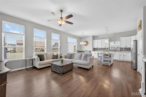 532 Summerbrook Estates Ct, Wentzville, MO, 63385-5558 | Card Image