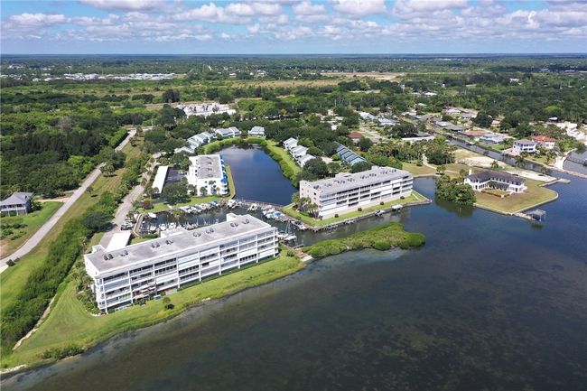 6110 - 6110 River Run Dr, House attached with 2 bedrooms, 2 bathrooms and null parking in Sebastian FL | Image 33