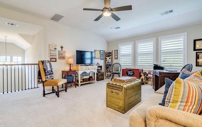 Upstairs living room area | Image 24