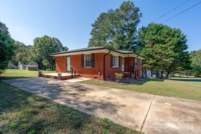 219 Summit Street, House other with 3 bedrooms, 3 bathrooms and null parking in Norwood NC | Image 3