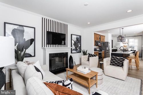 37 Abigail St, CHARLES TOWN, WV, 25414-2500 | Card Image