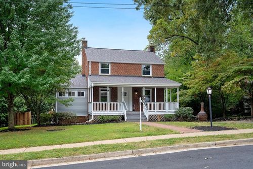 7231 Pinewood St, FALLS CHURCH, VA, 22046-2703 | Card Image