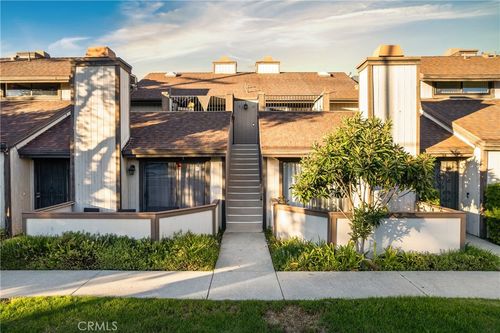 10-22421 Sherman Way, West Hills, CA, 91307 | Card Image