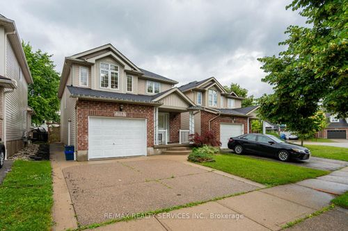 704 Black Cherry St, Waterloo, ON, N2V2P3 | Card Image