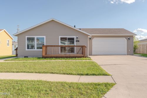 3247 Bethany Loop, Bismarck, ND, 58503-0799 | Card Image