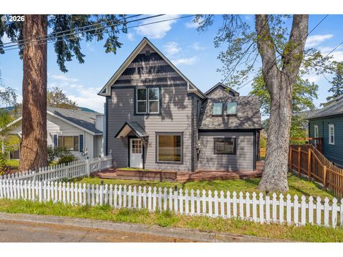 1220 Eugene St, Hood River, OR, 97031-1436 | Card Image