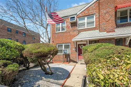 95-01 43rd Ave, Elmhurst, NY, 11373-2855 | Card Image