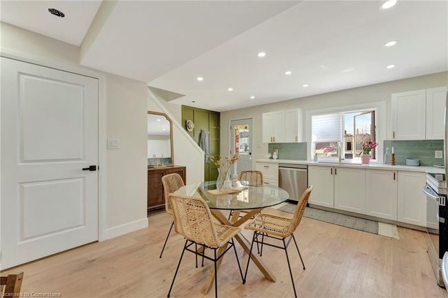 24 Carlisle St, House other with 3 bedrooms, 2 bathrooms and 1 parking in Hamilton ON | Image 8