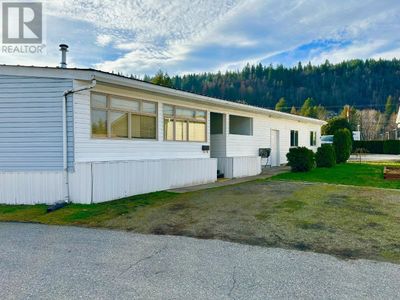 13 - 1545 Columbia Ave, House other with 2 bedrooms, 2 bathrooms and 4 parking in Castlegar BC | Image 1