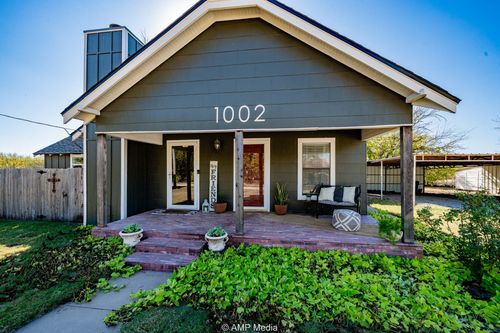 1002 Maple St, Stamford, TX, 79553-6838 | Card Image