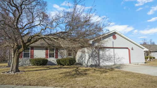 821 Park Dr, Rantoul, IL, 61866-1147 | Card Image