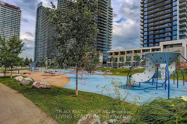 705 - 117 Mcmahon Dr, Condo with 1 bedrooms, 1 bathrooms and 1 parking in North York ON | Image 17