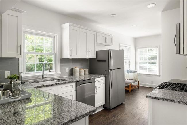 1170 Westmont Rd Sw, House other with 3 bedrooms, 2 bathrooms and null parking in Atlanta GA | Image 4
