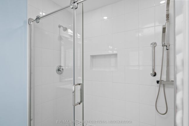 32 Abbey Dawn Dr, House other with 3 bedrooms, 3 bathrooms and 4 parking in Bath ON | Image 22