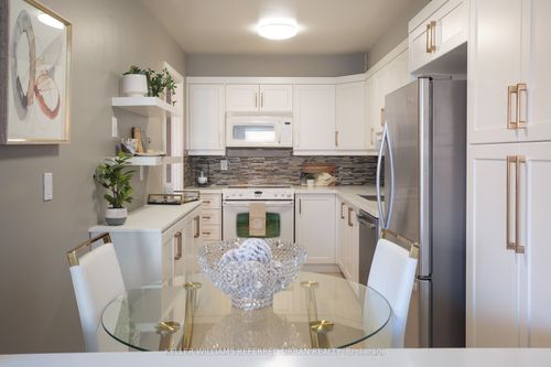 605-70 Baif Blvd, Richmond Hill, ON, L4C5L2 | Card Image