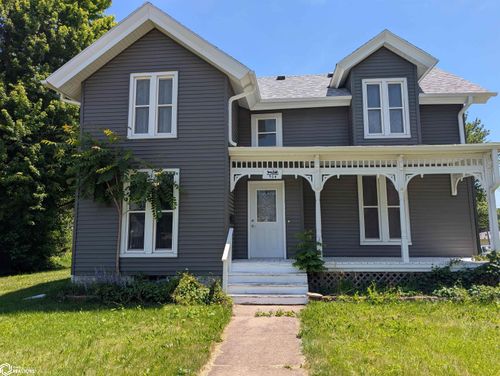 904 East St, Grinnell, IA, 50112-2033 | Card Image