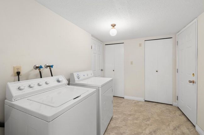 1605 Hemlock Pl, House other with 3 bedrooms, 3 bathrooms and 6 parking in Port Moody BC | Image 21