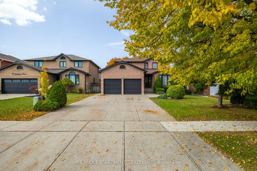 95 Gatestone Dr, Stoney Creek, ON, L8J3S1 | Card Image