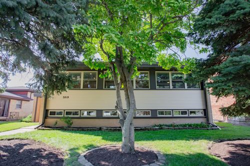 3819 W Greenleaf Ave, Lincolnwood, IL, 60712-2523 | Card Image