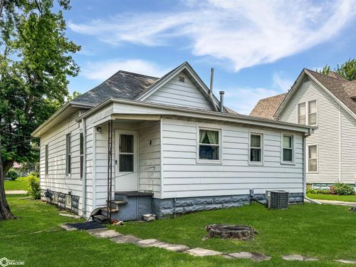 604 Woodlawn St, Traer, IA, 50675-1040 | Card Image