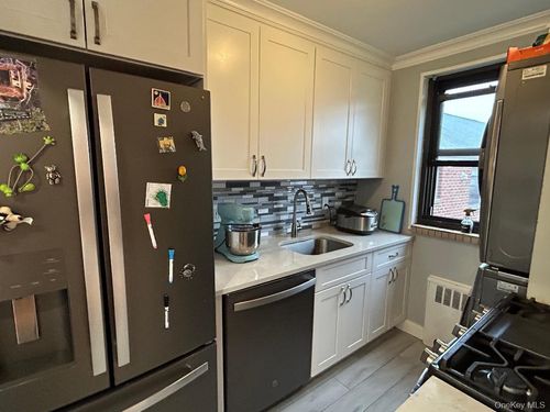 6-8-158 Cross Island Pkwy, Whitestone, NY, 11357 | Card Image