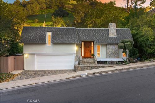 16982 Escalon Dr, Encino, CA, 91436 | Card Image