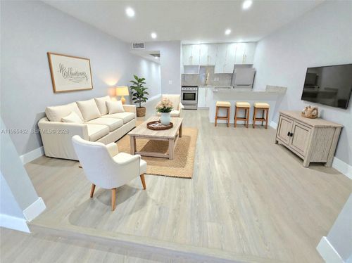 apt-d1-1106 Bahama Bnd, Coconut Creek, FL, 33066-2513 | Card Image